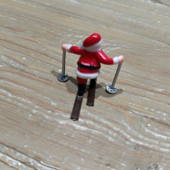 NWOT 16 Piece Santa Skiing & Pine Tree Cake Toppers - Picture 4 of 7